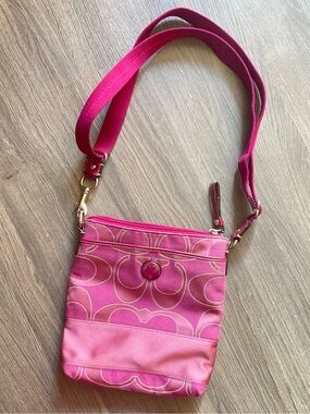 Coach Pink Crossbody Shoulder Bag - Signature Pattern